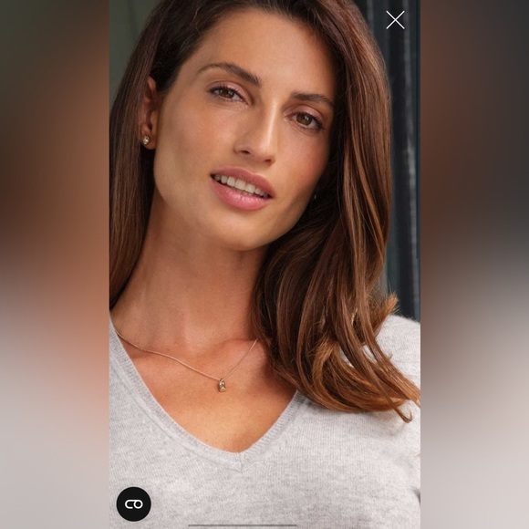 Pure Collection Cashmere V-Neck Sweater in Heather Dove Gray Size 6 - Picture 4 of 14